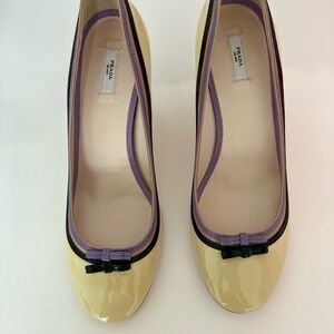 BRAND NEW Prada Women's Cream w/ Black & Purple highlights Patent Leather Shoes